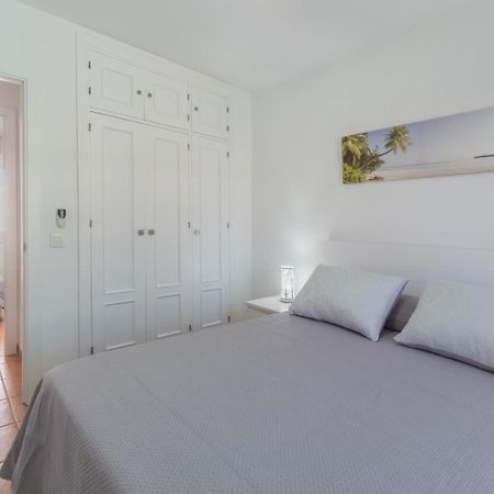 Apartmán Urbanizacion Jardin Del Golf 1 Novo Sancti Petri Exteriér fotografie